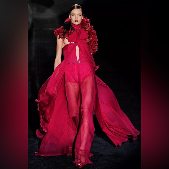 Gucci Jackets & Blazers - NWT GUCCI Runway  BOLERO/cape,jacket Collectible size S/6 US=42 ITALY $7000